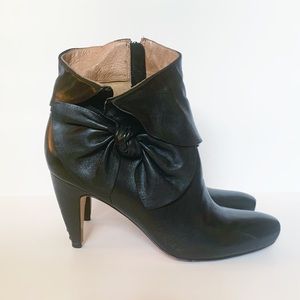 CORSO COMO | Leather Heeled Ankle Bootie with Bow